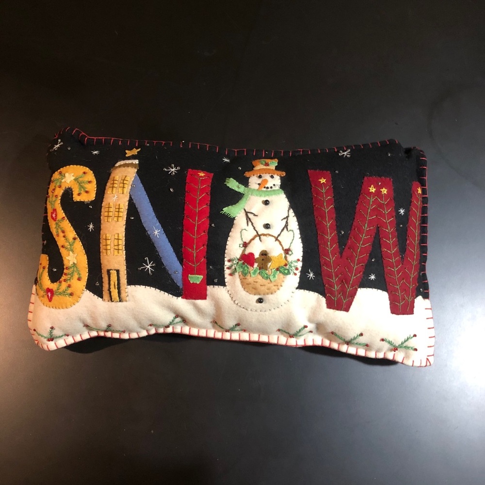 Decorative winter pillow
